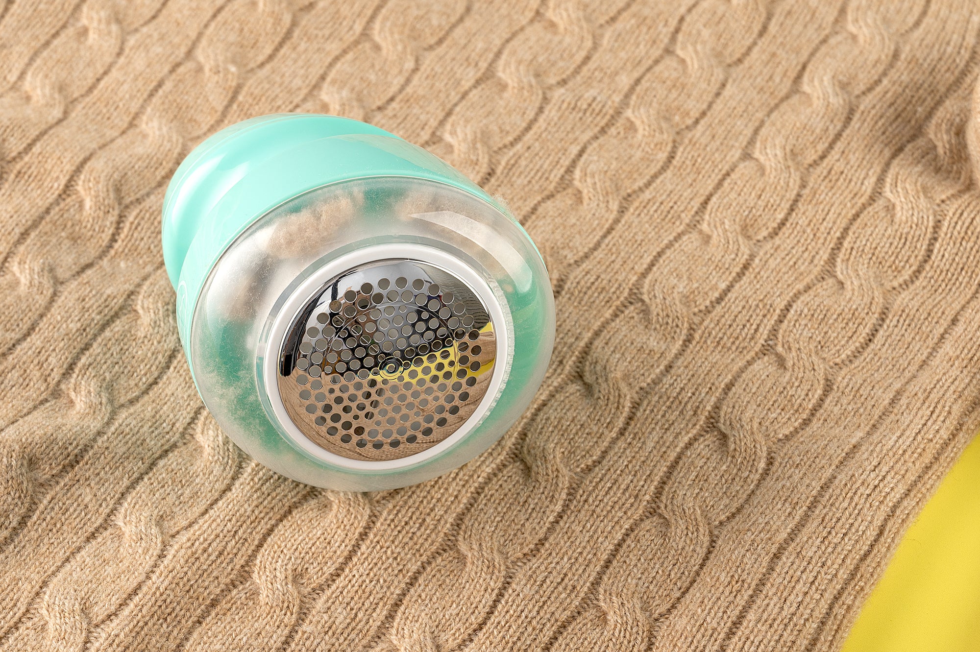 Thread Shaver Be Unfuzzed - The best 2 in 1 fabric shaver and lint roller – Be Bahar